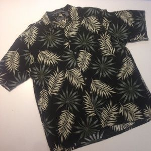 Men's Casual Button Down Shirt EUC